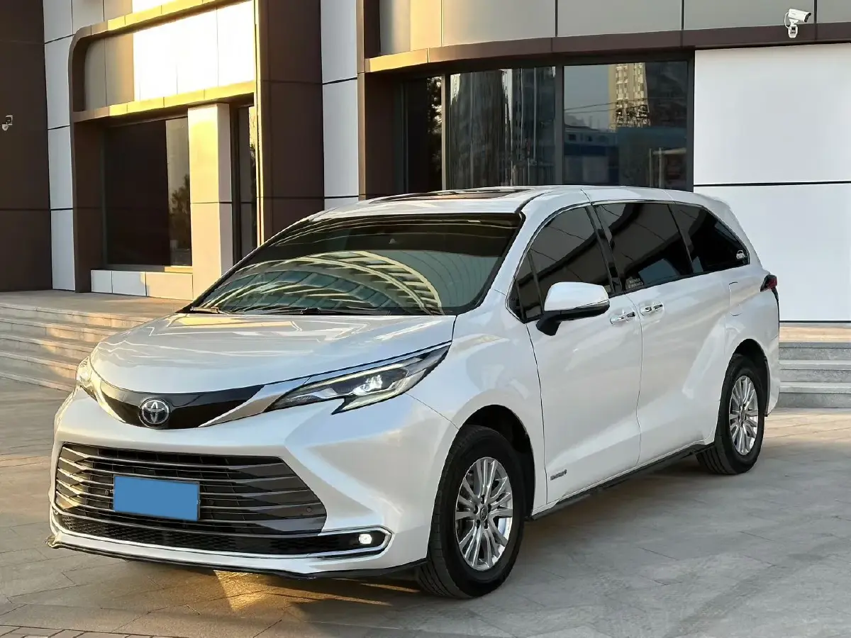 2021 Toyota Sienna 2.5L 192HP L4 E-CVT Hybrid