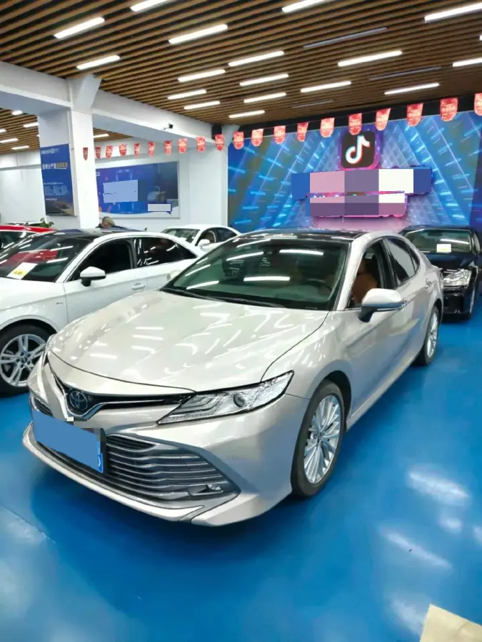 2019 Toyota Camry 2.5L 209HP L4 8AT