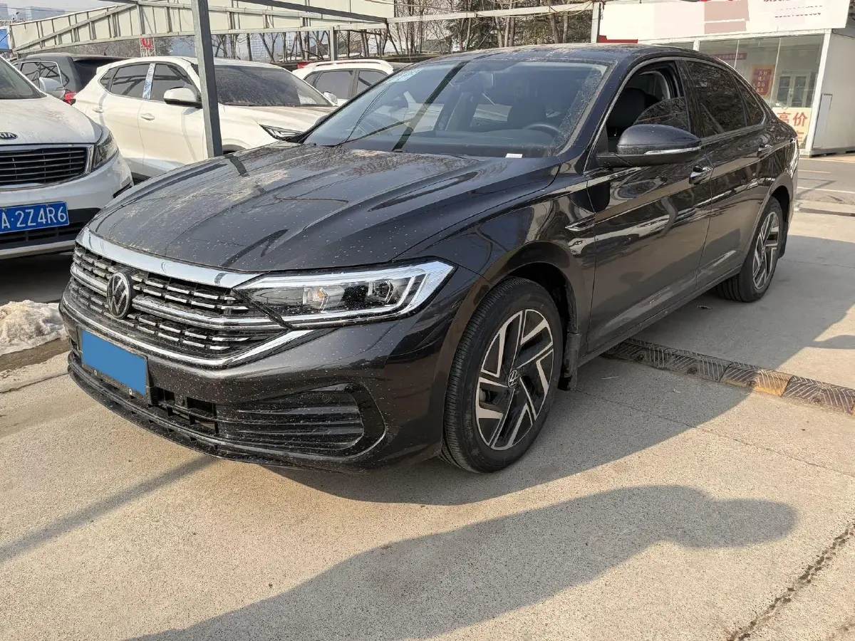 2025 Volkswagen Sagitar 1.5T 160HP L4 7DCT