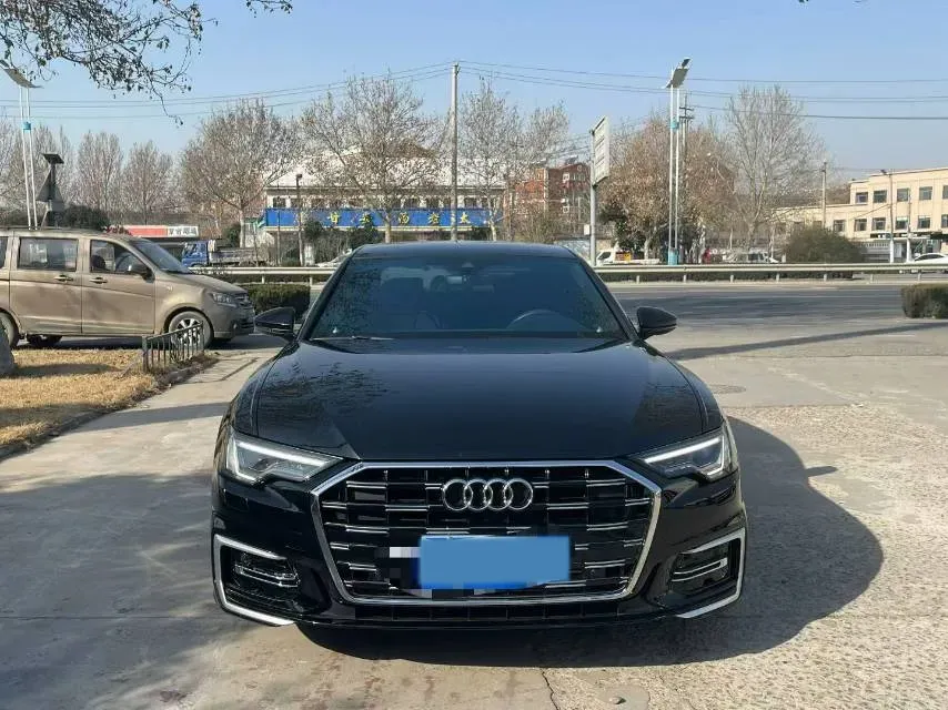 2024 Audi A6L 2.0T 245HP L4 7DCT,autocango,china used car exporter,china ev exporter,chinese used car exporter,chinese used ev exporter