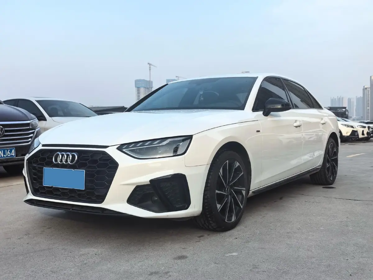 2023 Audi A4L 2.0T 190HP L4 7DCT