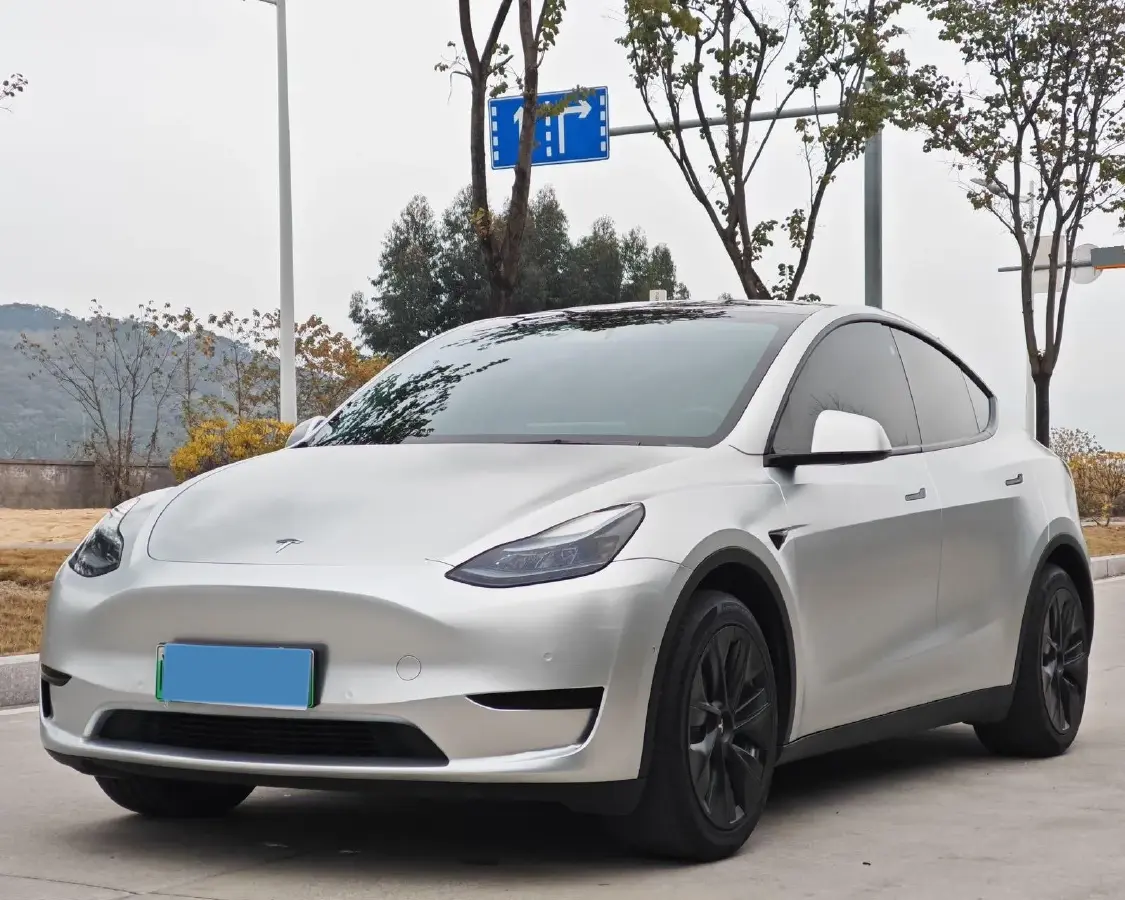 2022 Tesla Model Y BEV 60KWH