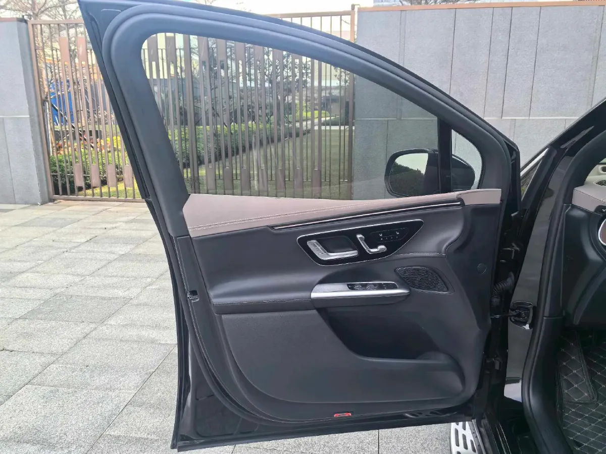 2024 Mercedes-Benz EQE SUV BEV 93.2KWH,autocango,china used car exporter,china ev exporter,chinese used car exporter,chinese used ev exporter