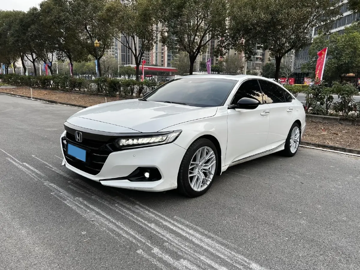 2022 Honda Accord 2.0L 146HP L4 E-CVT Hybrid