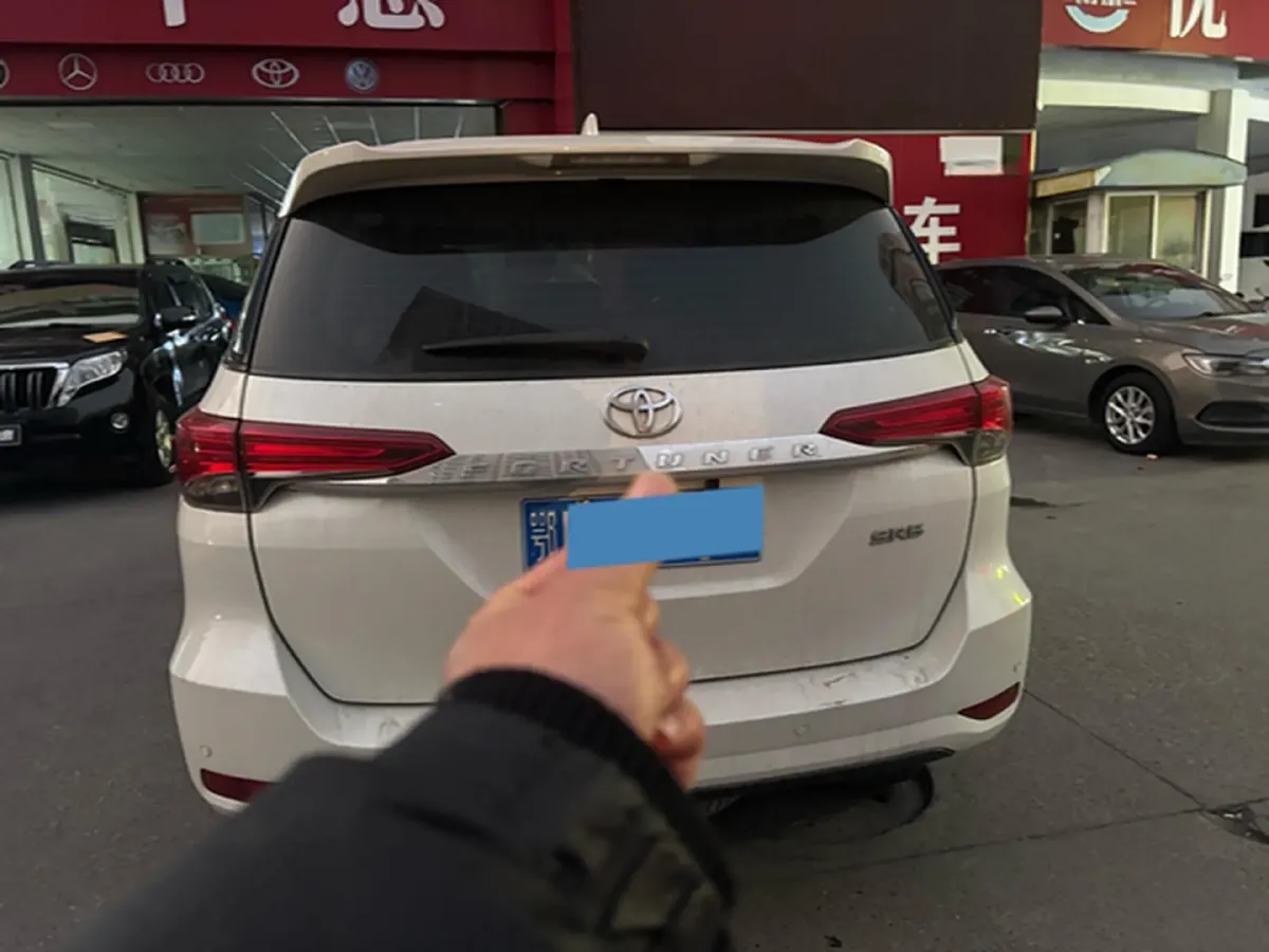 2015 Toyota Fortuner 2.7L 159HP L4 4AT,autocango,china used car exporter,china ev exporter,chinese used car exporter,chinese used ev exporter