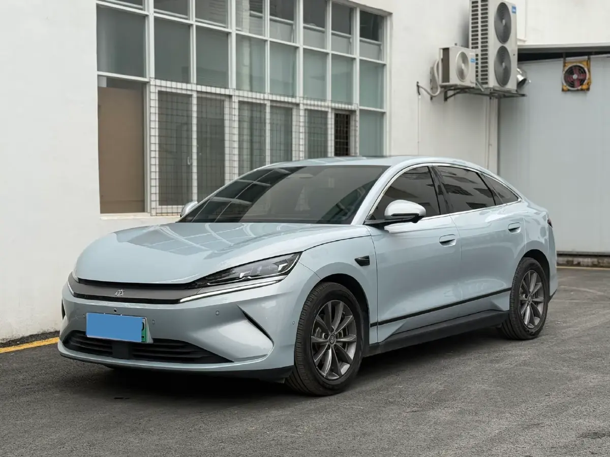 2025 BYD QinL BEV
