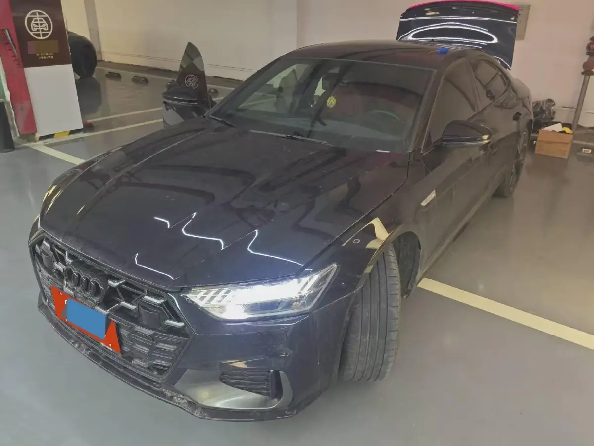 2024 Audi A7L 2.0T 245HP L4 7DCT