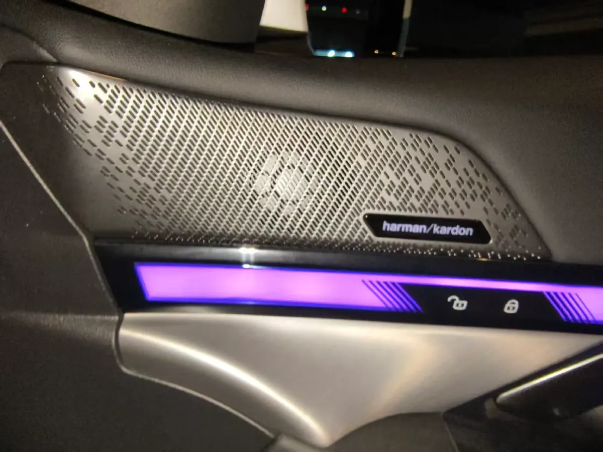 2024 BMW 5 Series 2.0T 258HP L4 8AT,autocango,china used car exporter,china ev exporter,chinese used car exporter,chinese used ev exporter