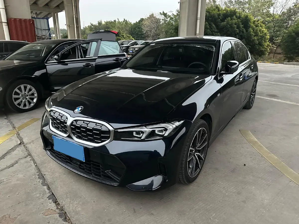 2025 BMW 3 Series 2.0T 184HP L4 8AT