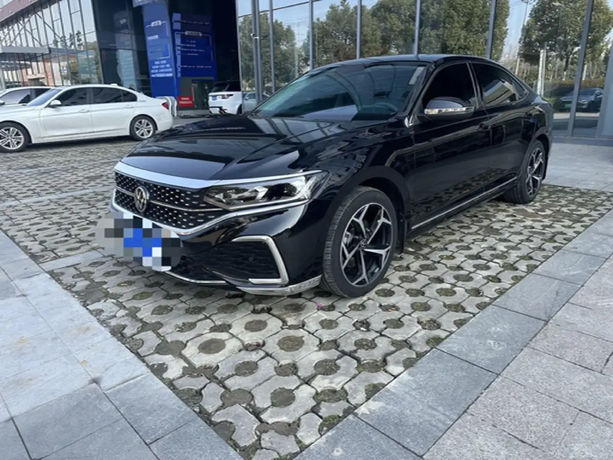 2023 Volkswagen Passat 2.0T 186HP L4 7DCT