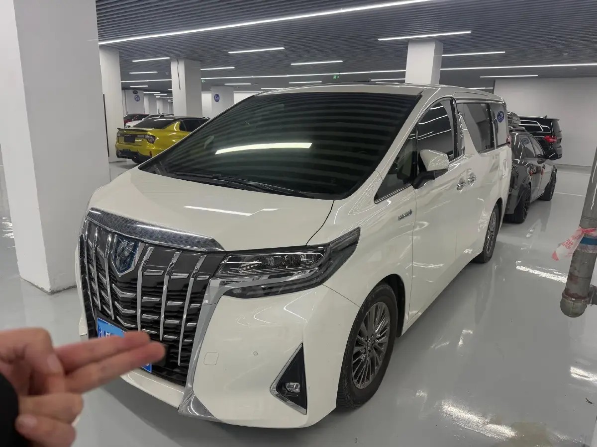 2020 Toyota Alphard 2.5L 117HP L4 E-CVT Hybrid