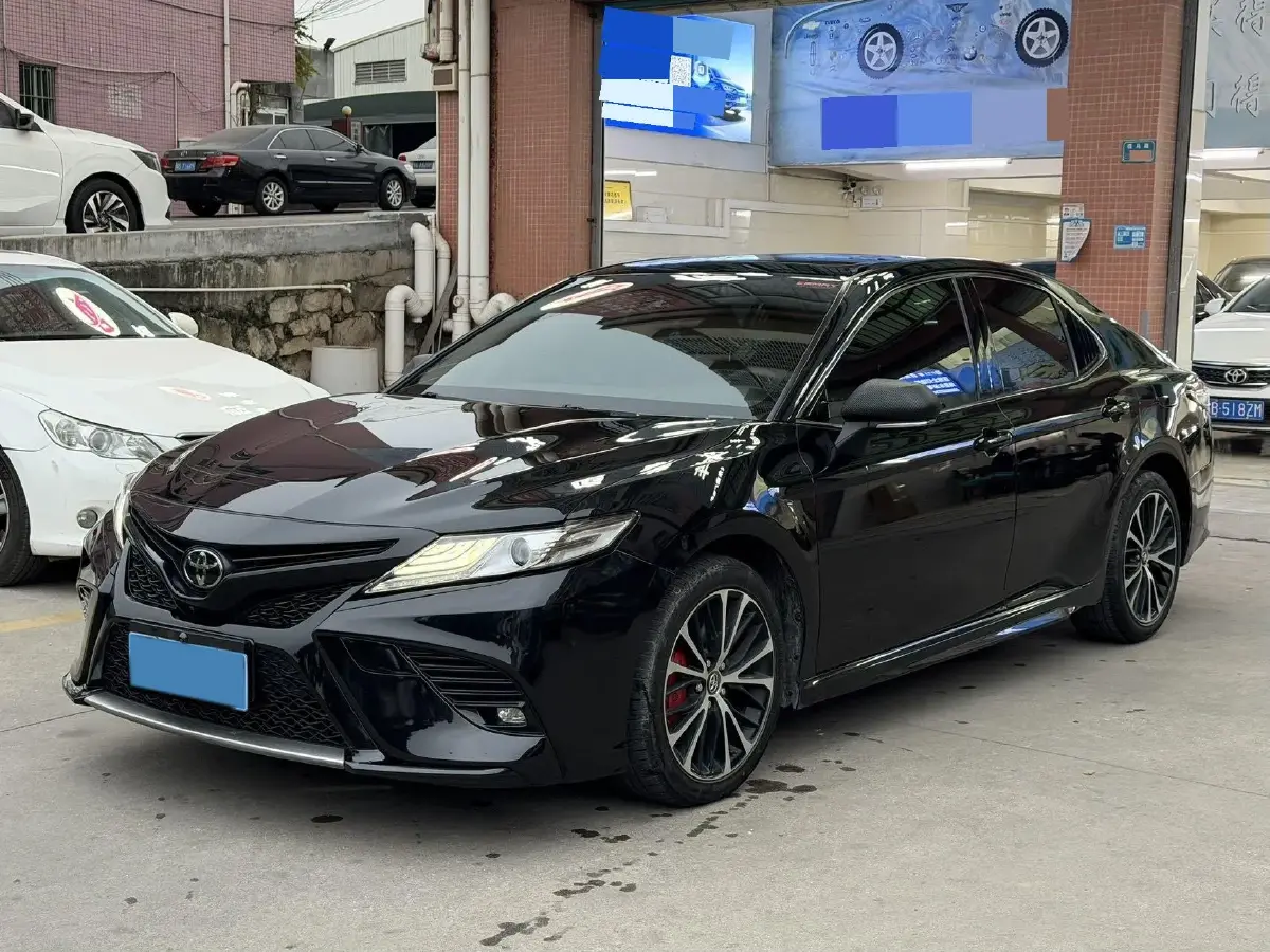 2018 Toyota Camry 2.5L 209HP L4 8AT