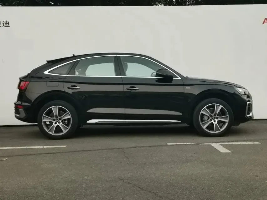 2023 Audi Q5L Sportback 2.0T 190HP L4 7DCT,autocango,china used car exporter,china ev exporter,chinese used car exporter,chinese used ev exporter