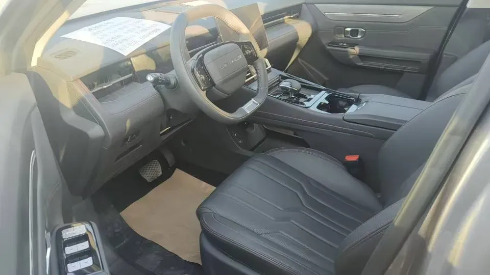 2025 HuangHai JiaoLong 2.4T 218HP L4 8AT,autocango,china used car exporter,china ev exporter,chinese used car exporter,chinese used ev exporter