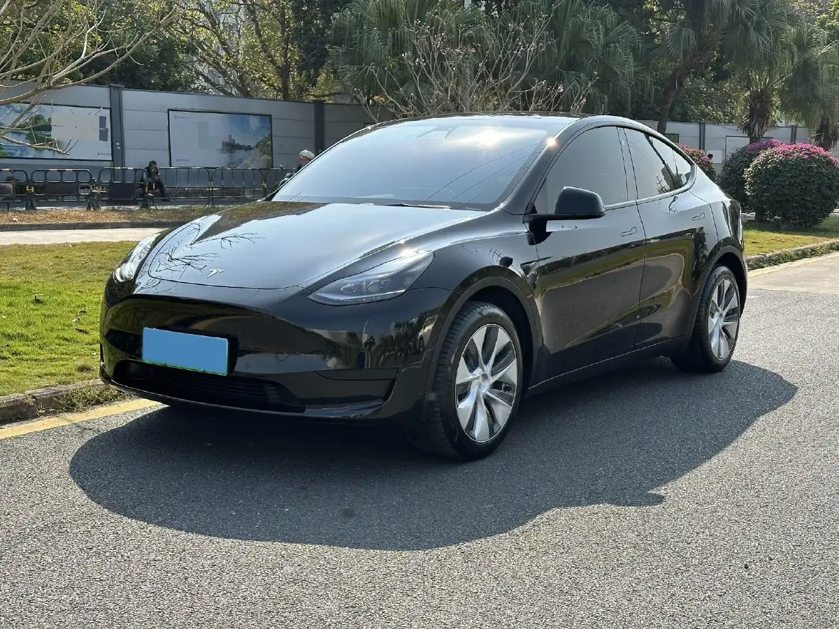 2022 Tesla Model Y BEV 60KWH