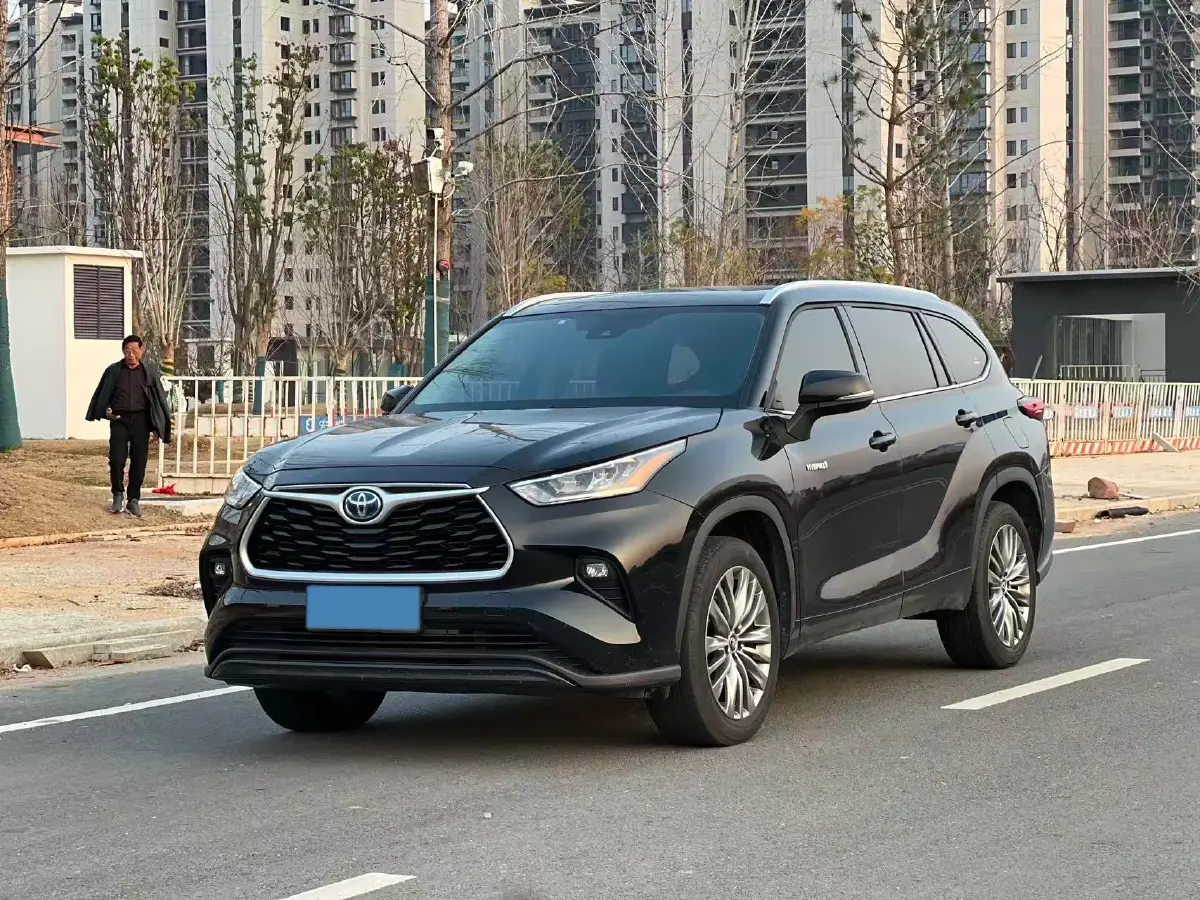 2024 Toyota Highlander 2.5L 189HP L4 E-CVT Hybrid