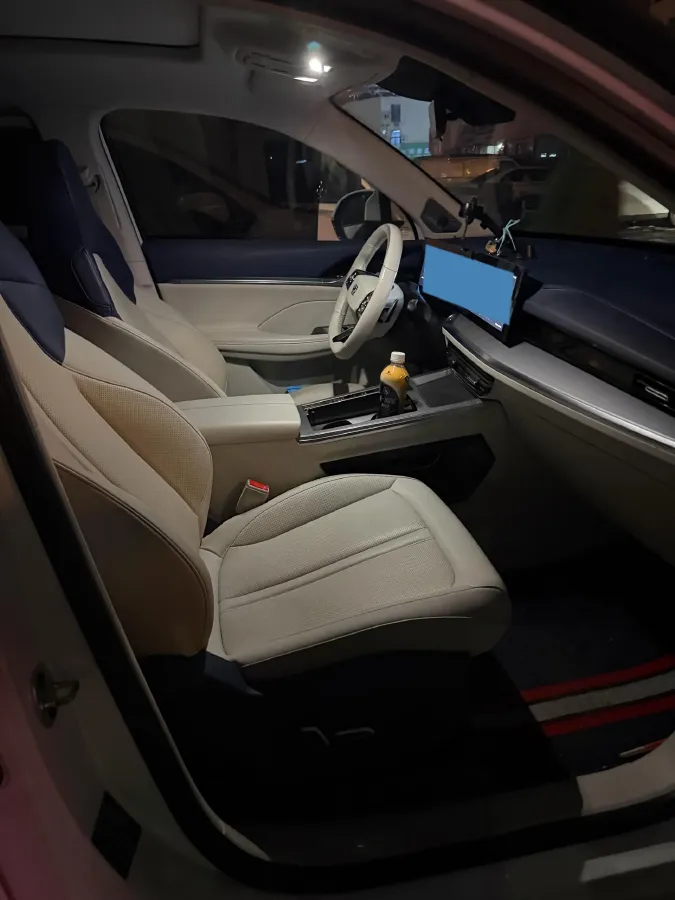 2022 Roewe Whale 2.0T 231HP L4 8AT,autocango,china used car exporter,china ev exporter,chinese used car exporter,chinese used ev exporter