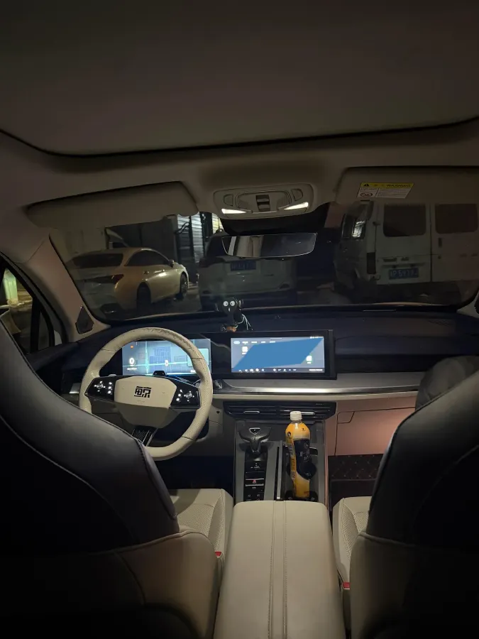 2022 Roewe Whale 2.0T 231HP L4 8AT,autocango,china used car exporter,china ev exporter,chinese used car exporter,chinese used ev exporter