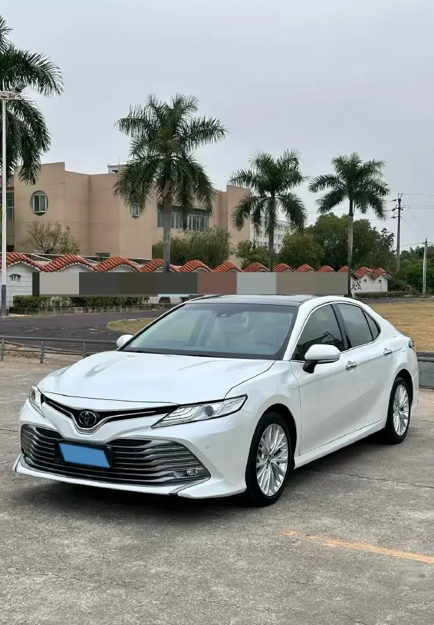 2019 Toyota Camry 2.5L 209HP L4 8AT