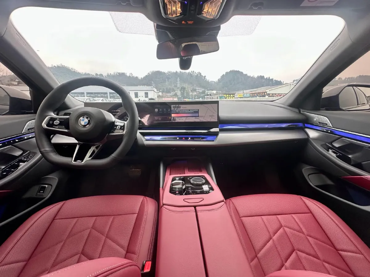 2026 BMW 5 Series 2.0T 258HP L4 8AT,autocango,china used car exporter,china ev exporter,chinese used car exporter,chinese used ev exporter