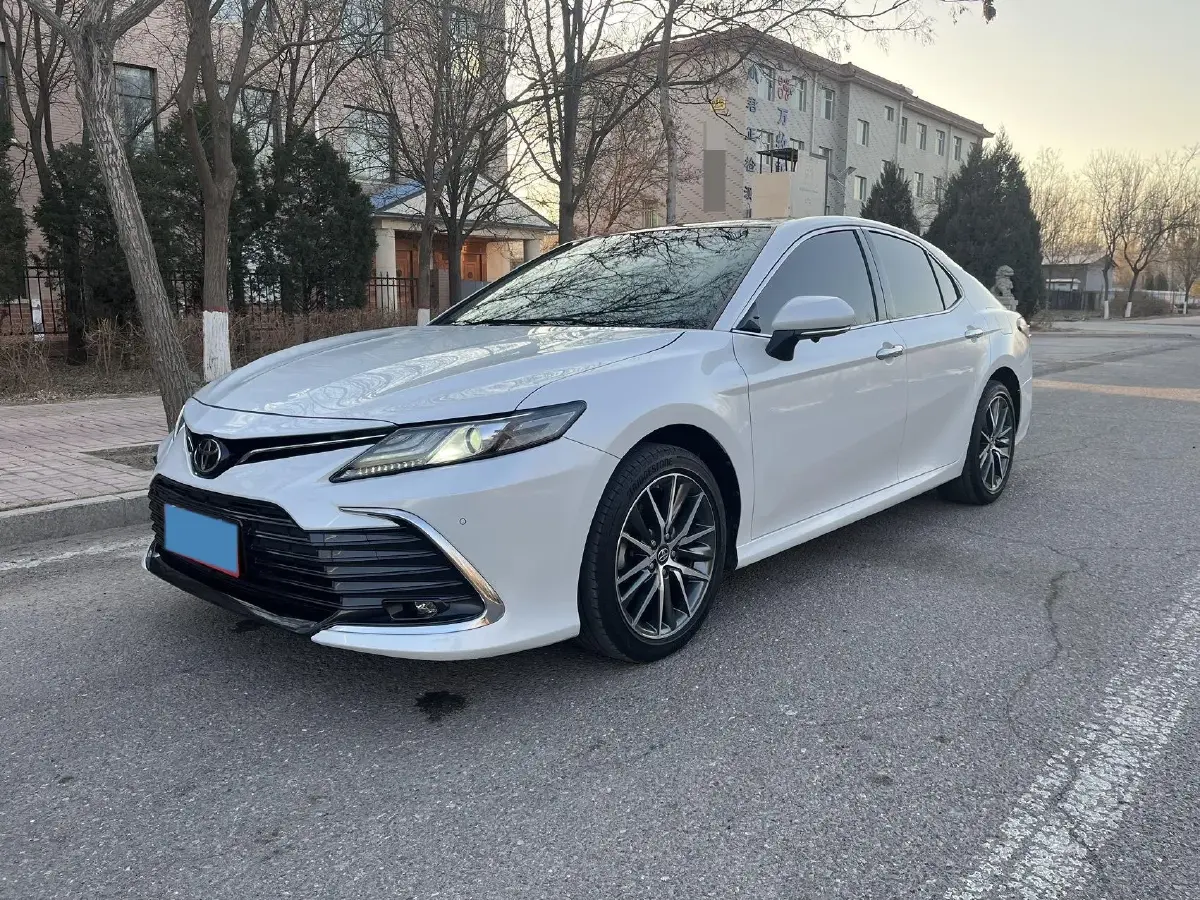 2021 Toyota Camry 2.5L 209HP L4 8AT