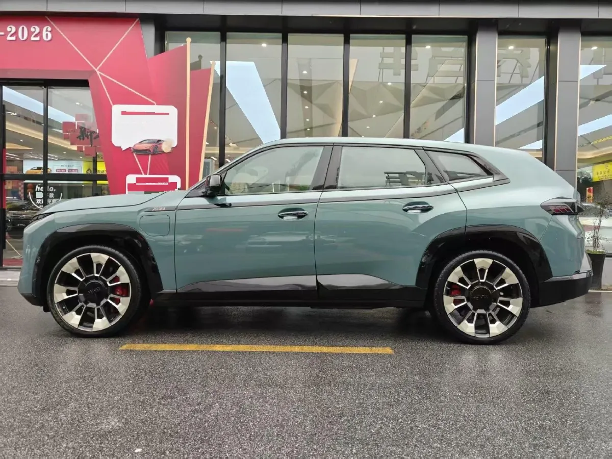 2023 BMW XM 4.4T 490HP V8 8AT PHEV 25.7KWH,autocango,china used car exporter,china ev exporter,chinese used car exporter,chinese used ev exporter