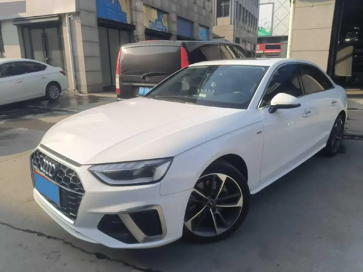 2022 Audi A4L 2.0T 190HP L4 7DCT