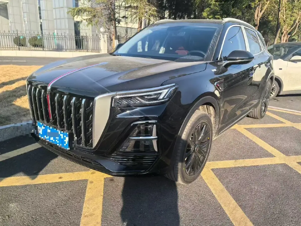 2023 HongQi HS5 2.0T 252HP L4 8AT