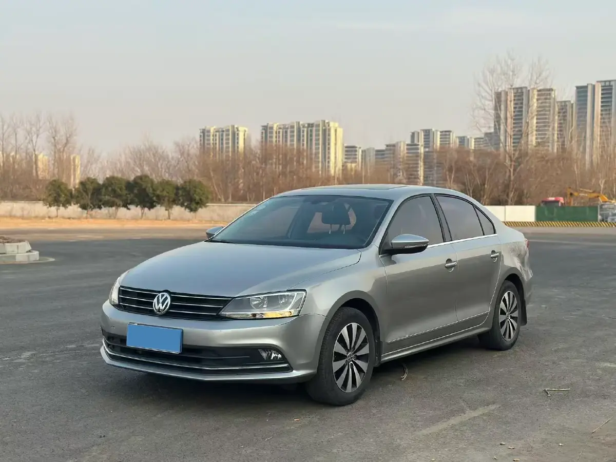 2018 Volkswagen Sagitar 1.2T 110HP L4 7DCT