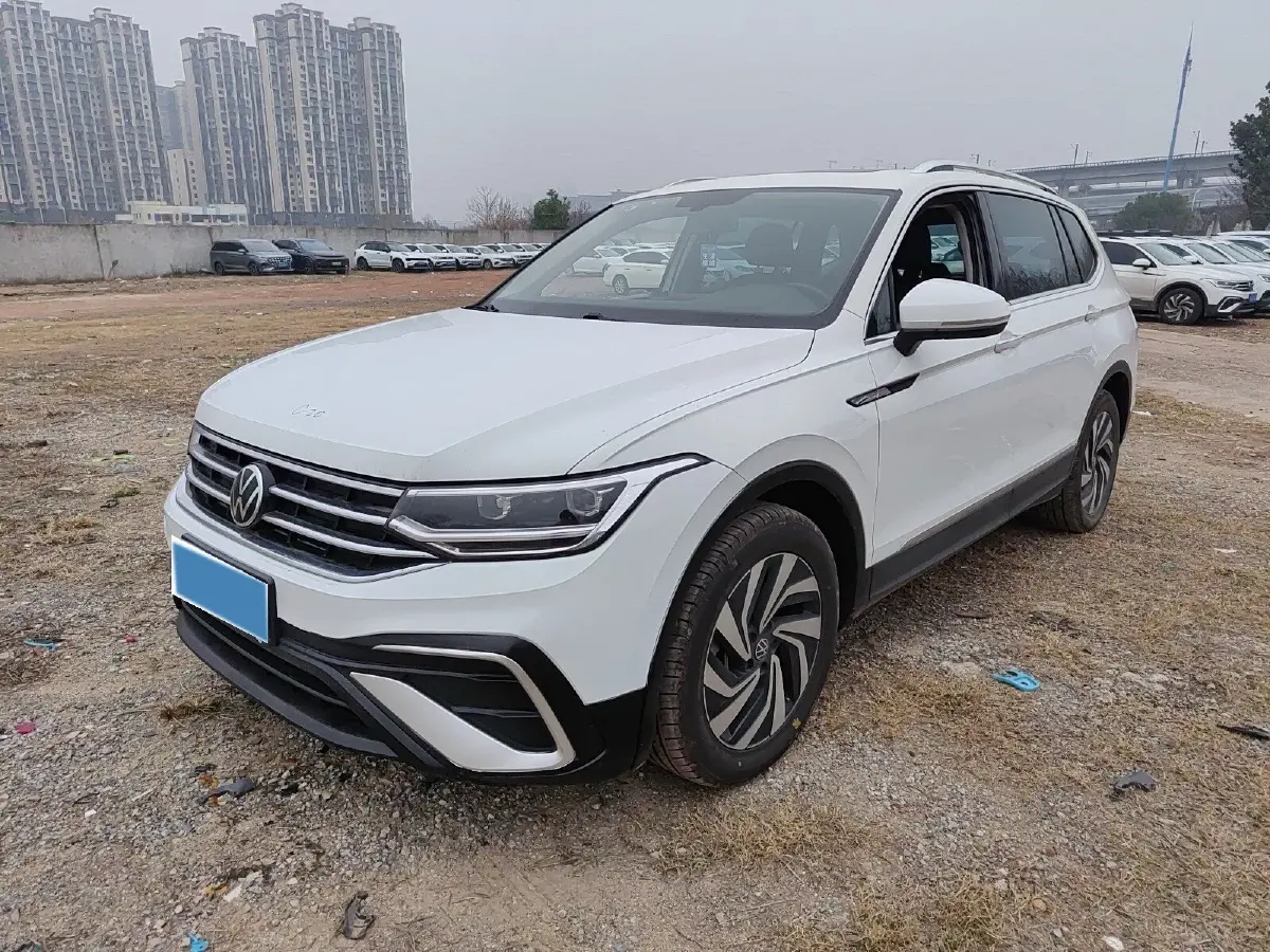 2023 Volkswagen Tiguan L 1.5T 160HP L4 7DCT