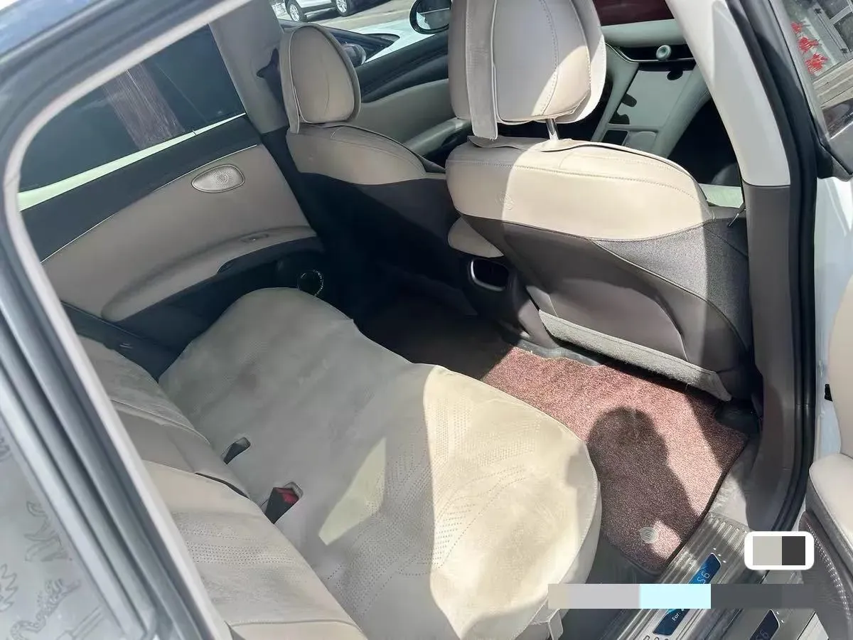 2025 IM LS6 BEV 100KWH,autocango,china used car exporter,china ev exporter,chinese used car exporter,chinese used ev exporter