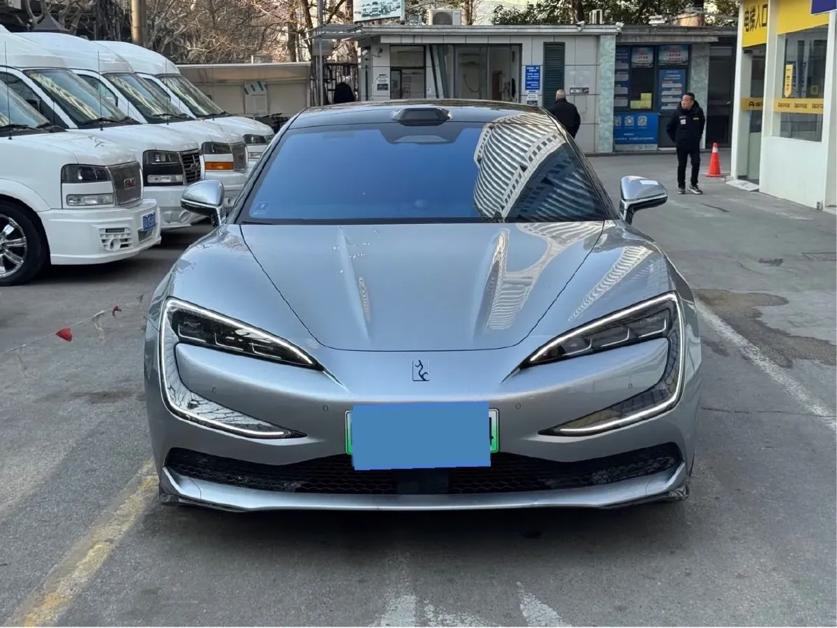 2025 YangWang U7 BEV 135.5KWH,autocango,china used car exporter,china ev exporter,chinese used car exporter,chinese used ev exporter