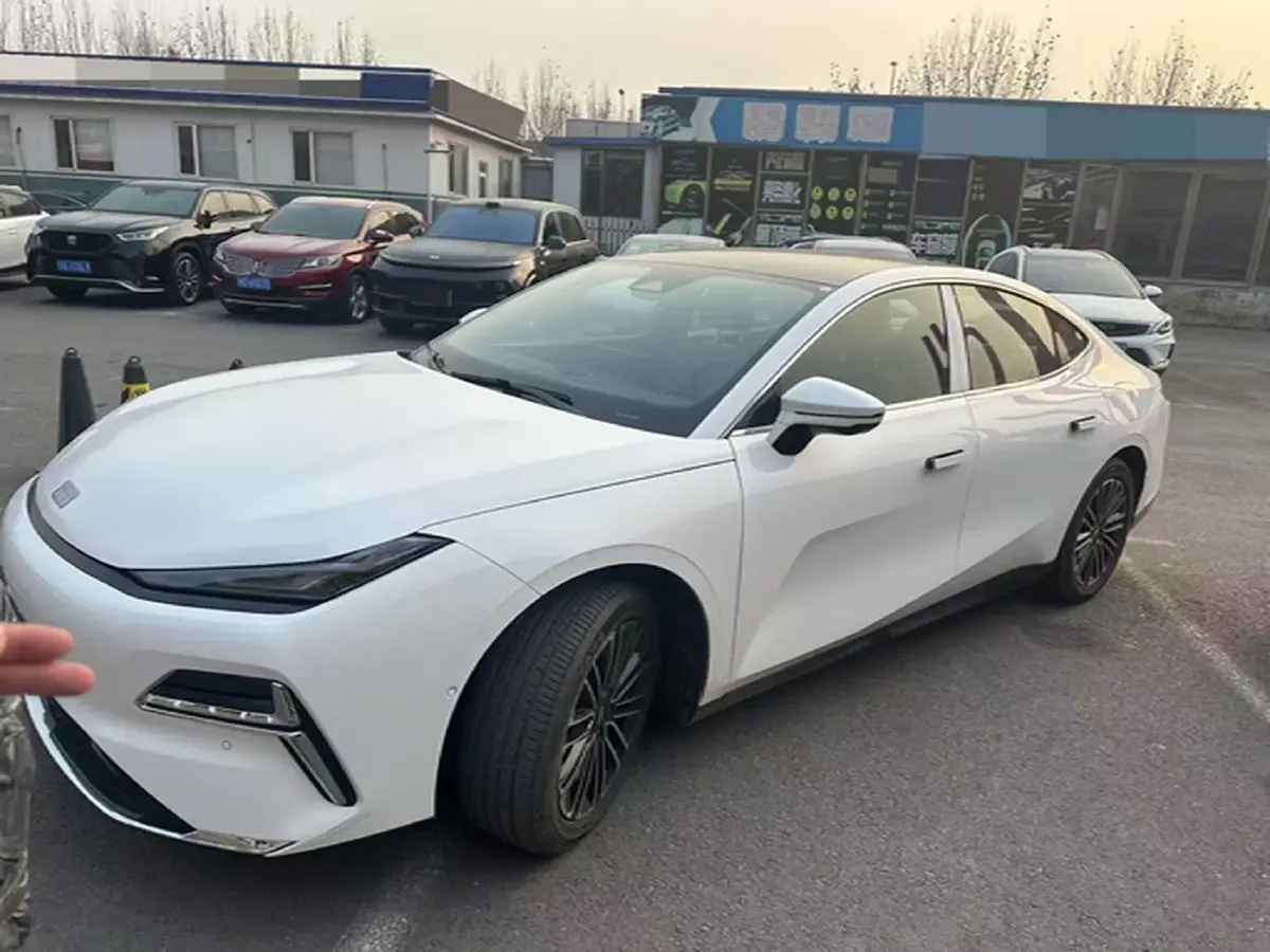 2025 Geely Galaxy Starshine 8 1.5L 112HP L4 1DHT PHEV