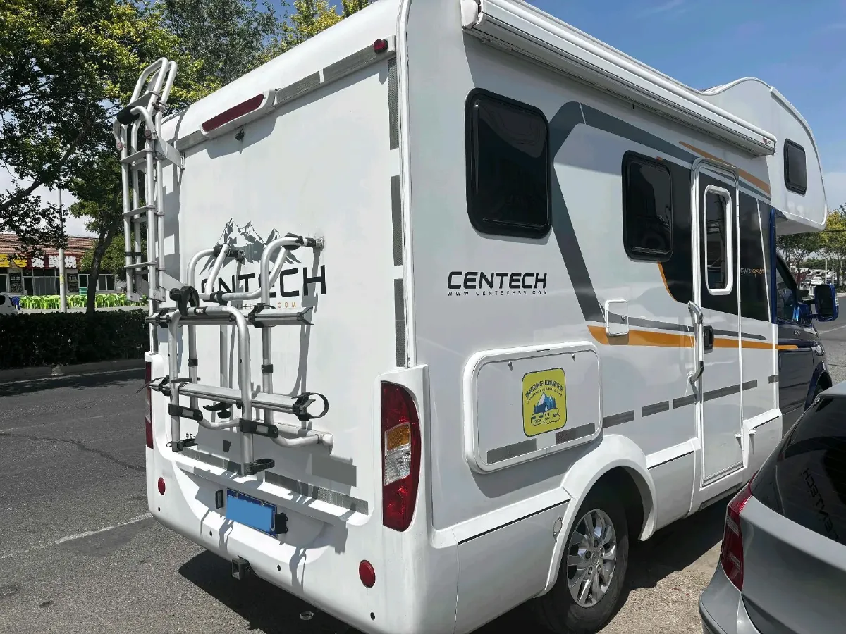 2018 Jaguar XF 2.0T 250HP L4 8AT,autocango,china used car exporter,china ev exporter,chinese used car exporter,chinese used ev exporter