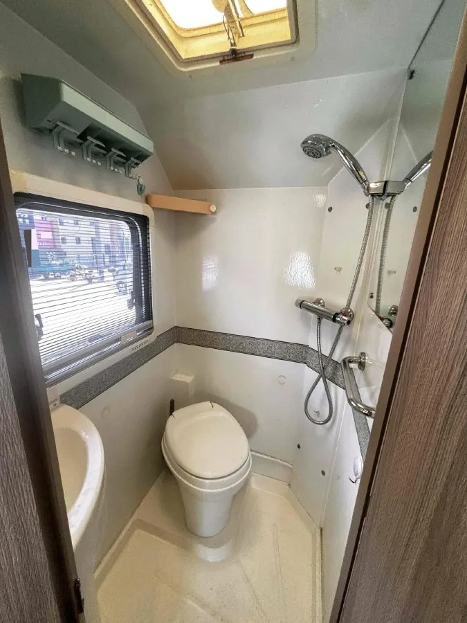 2018 Jaguar XF 2.0T 250HP L4 8AT,autocango,china used car exporter,china ev exporter,chinese used car exporter,chinese used ev exporter