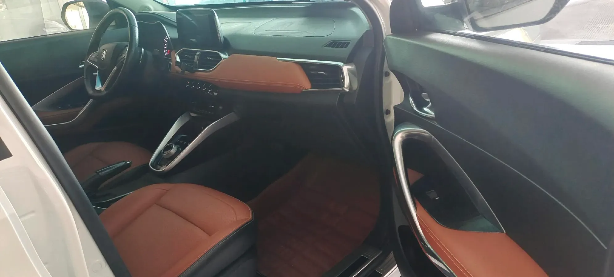 2018 KaiYi E3 1.6L 110HP L4 5MT,autocango,china used car exporter,china ev exporter,chinese used car exporter,chinese used ev exporter