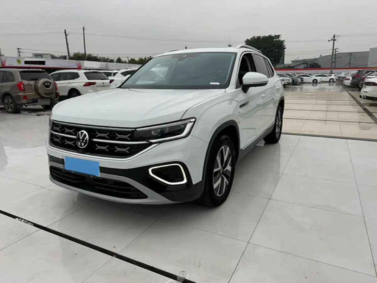 2023 Volkswagen Tayron 2.0T 186HP L4 7DCT