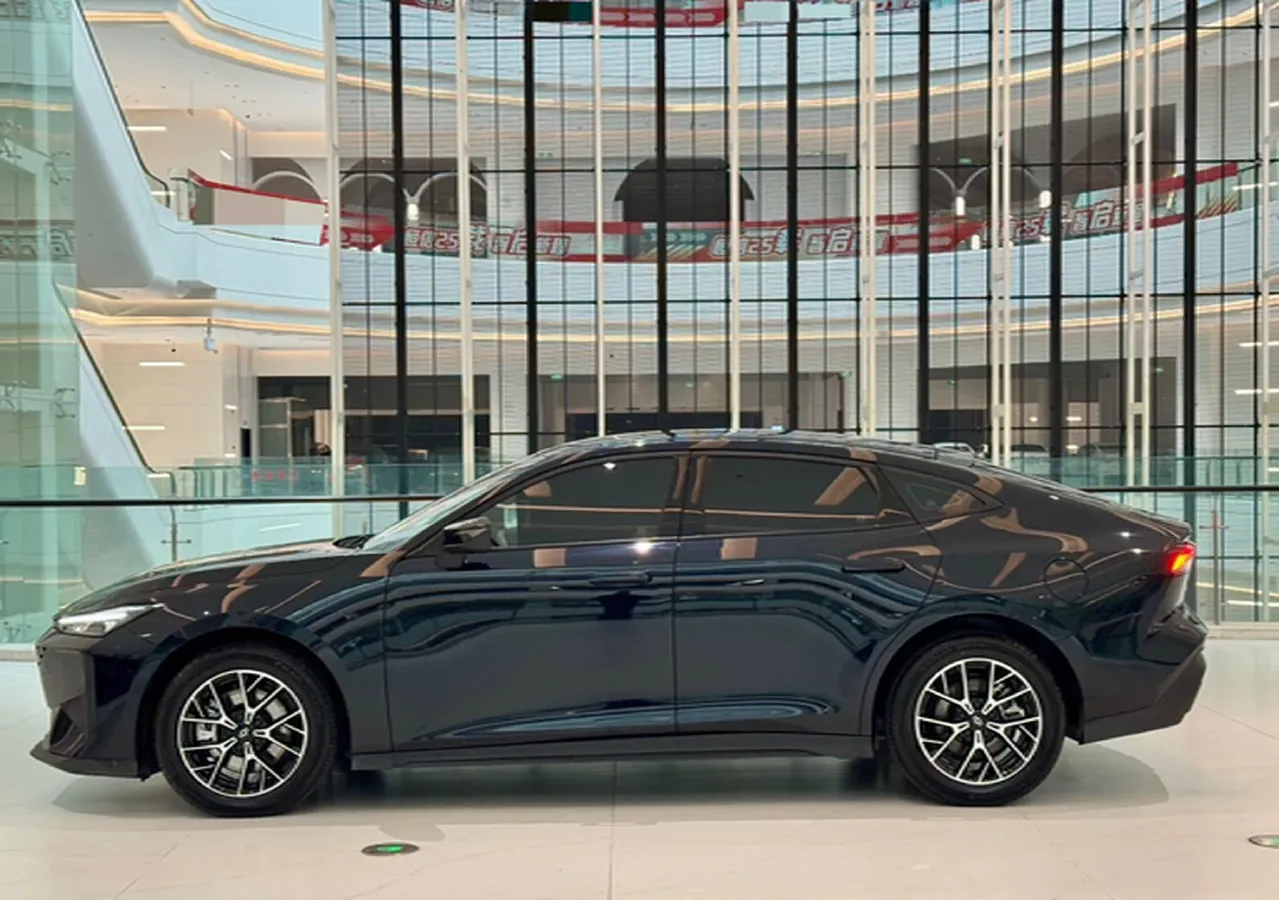 2023 Venucia Grand V 1.5T 190HP L4 7DCT,autocango,china used car exporter,china ev exporter,chinese used car exporter,chinese used ev exporter