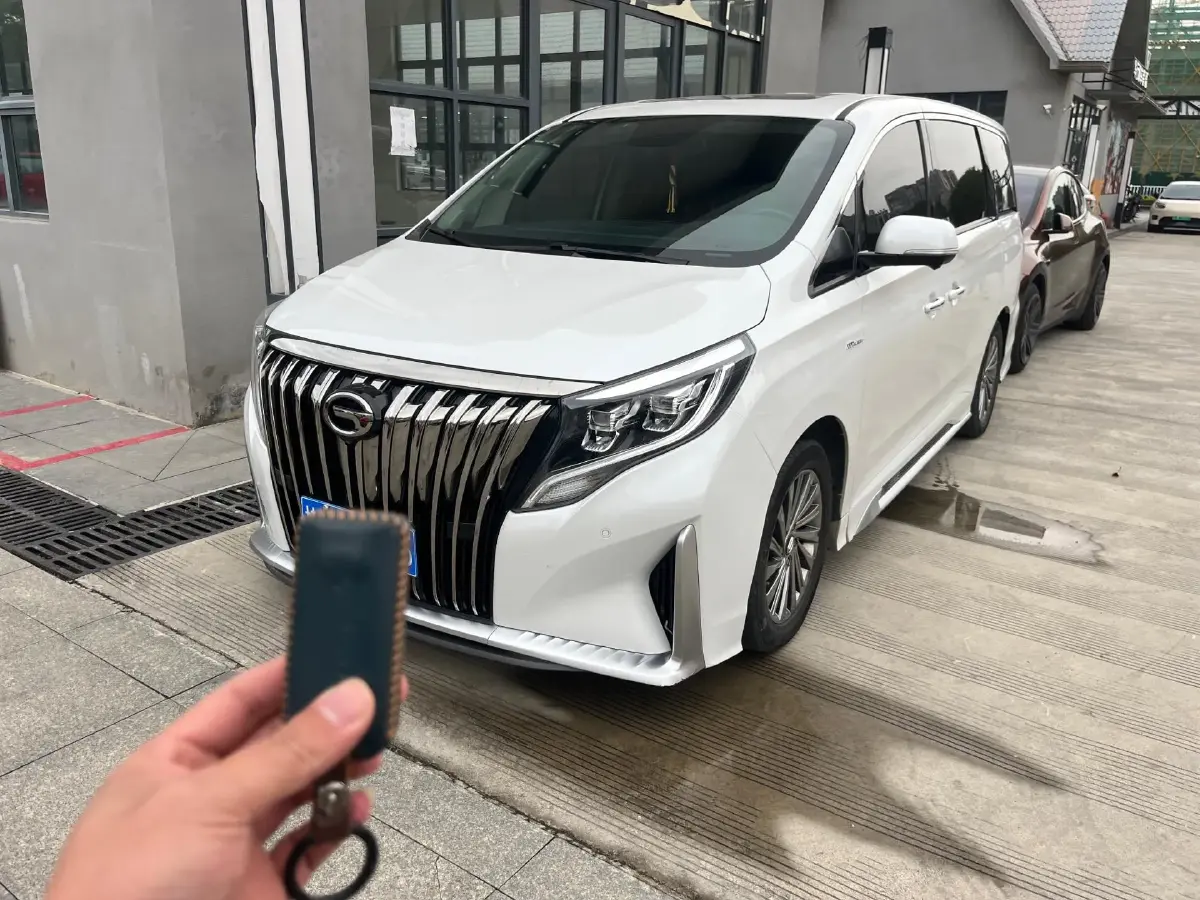 2021 GAC Trumpchi M8 2.0T 252HP L4 8AT