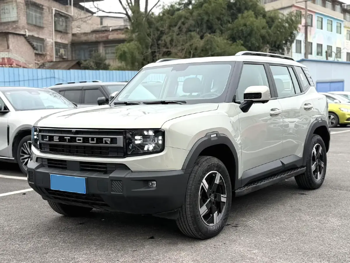 2025 Jetour DASHING 1.5T 184HP L4 7DCT