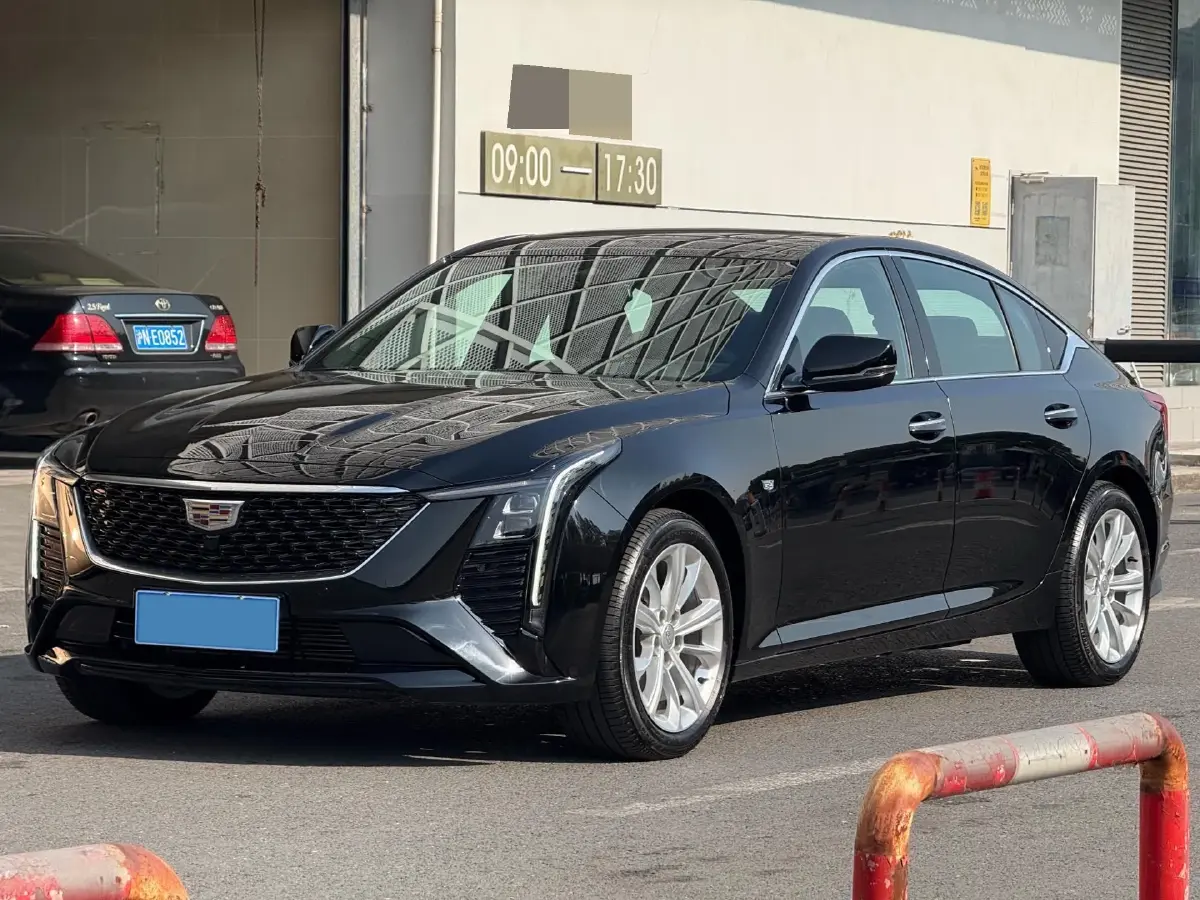 2024 Cadillac CT5 2.0T 237HP L4 10AT