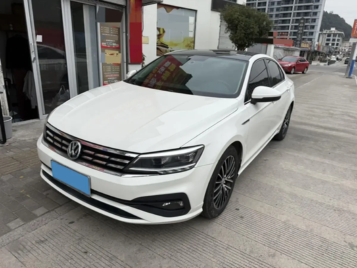 2019 Volkswagen T-Cross 1.4T 150HP L4 7DCT