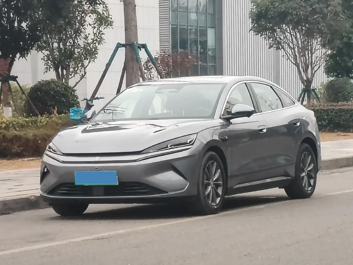 2025 BYD QinL BEV