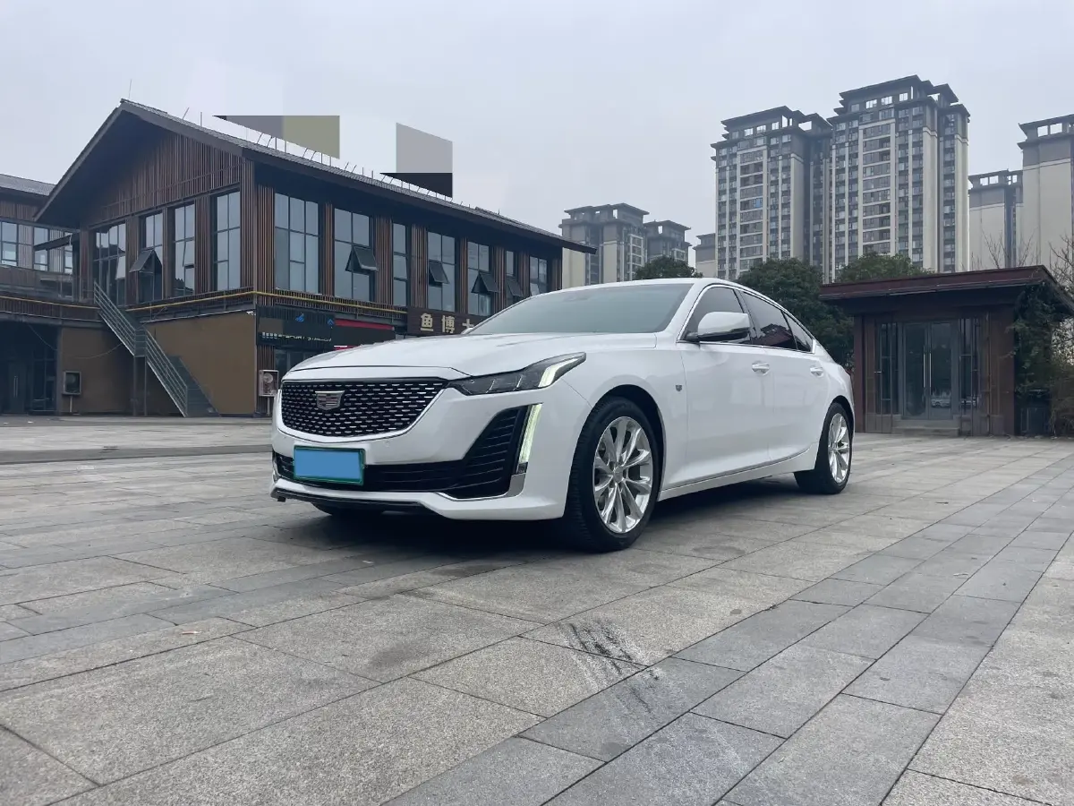 2022 Cadillac CT5 2.0T 237HP L4 10AT