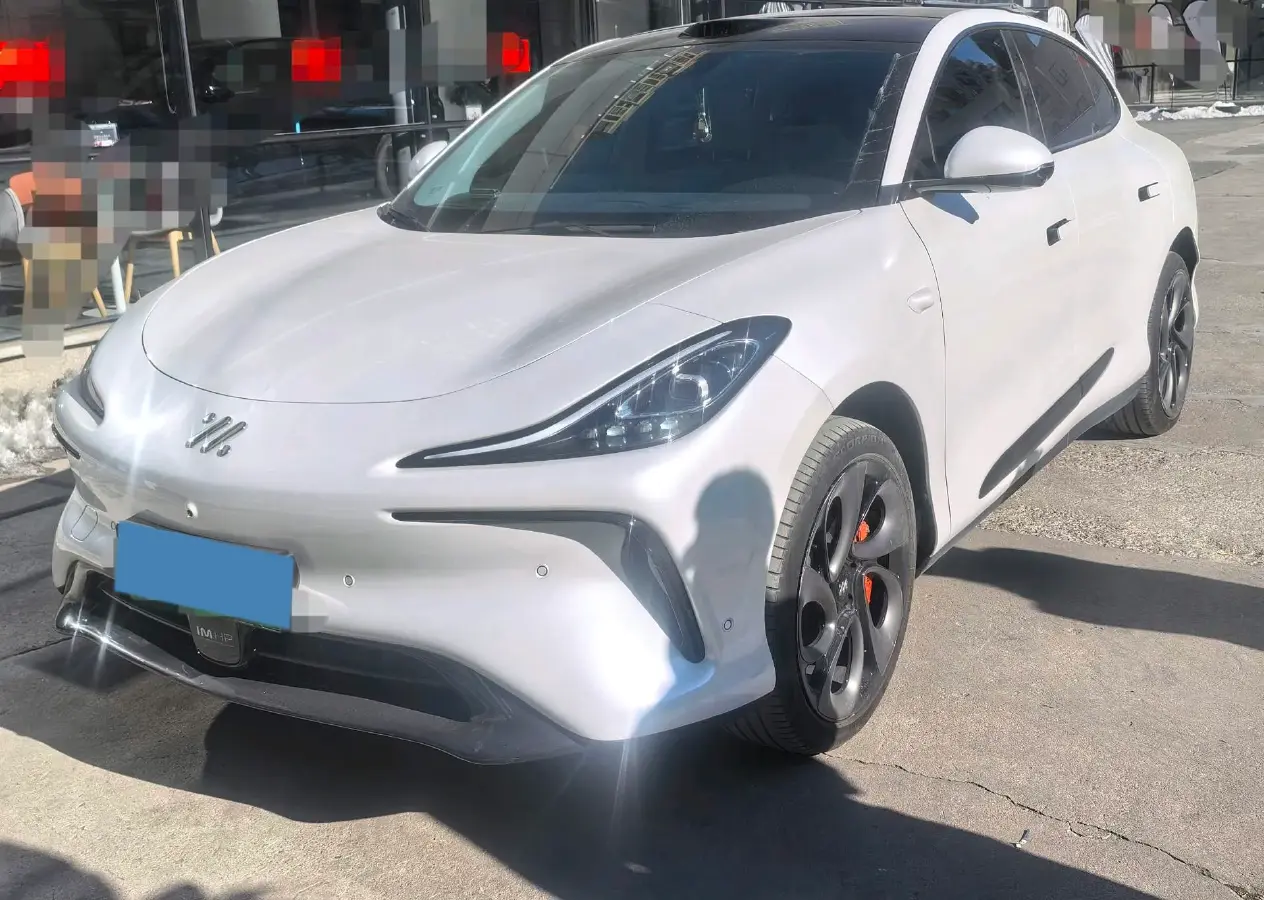 2023 IM LS6 BEV 71KWH