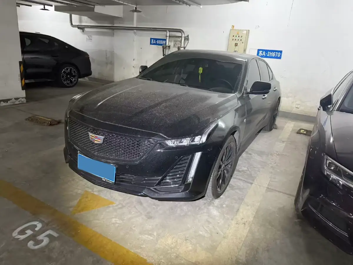 2022 Cadillac CT5 2.0T 237HP L4 10AT