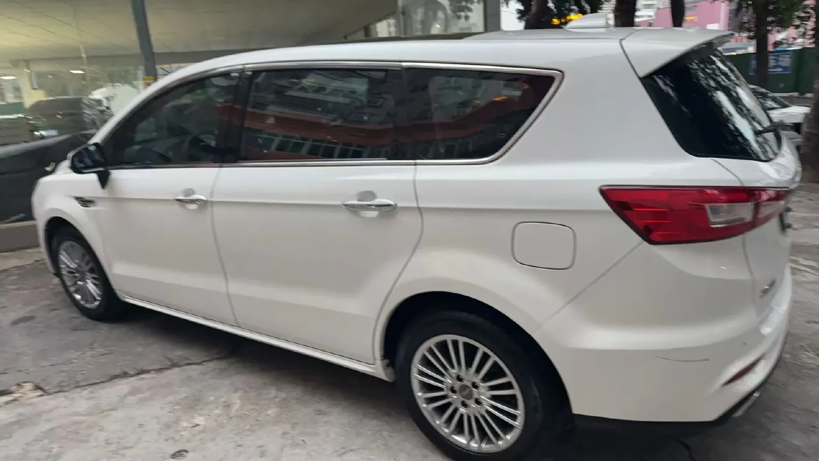 2017 LiFan XuanLang 2.0L 141HP L4 CVT,autocango,china used car exporter,china ev exporter,chinese used car exporter,chinese used ev exporter