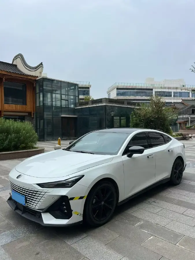 2022 ChangAn UNI-V 1.5T 188HP L4 7DCT