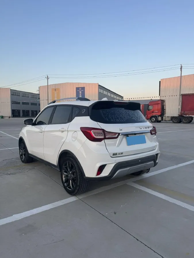 2017 Landwind X2 1.6L 125HP L4 4AT,autocango,china used car exporter,china ev exporter,chinese used car exporter,chinese used ev exporter