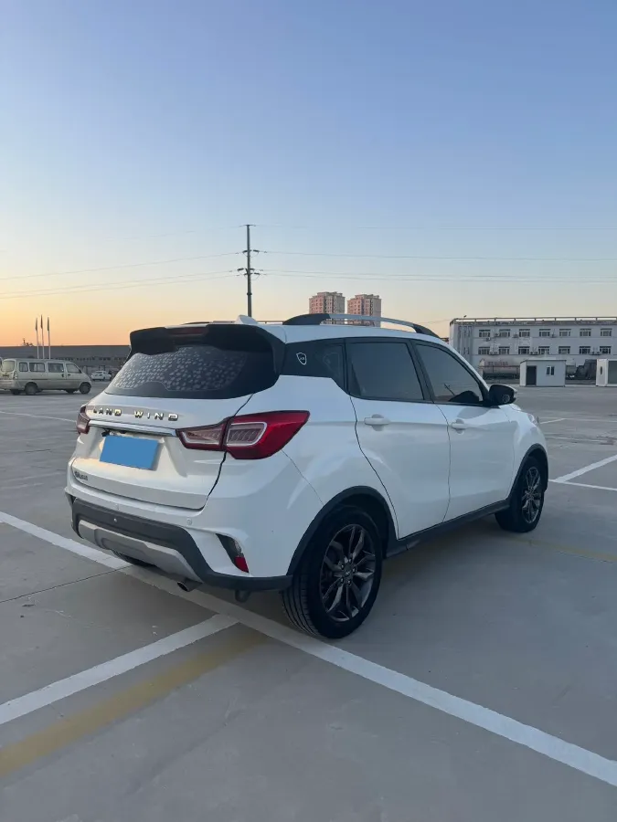 2017 Landwind X2 1.6L 125HP L4 4AT,autocango,china used car exporter,china ev exporter,chinese used car exporter,chinese used ev exporter